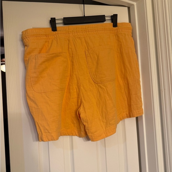 Old Navy Yellow Casual Shorts Size Xl NWT - Picture 4 of 6